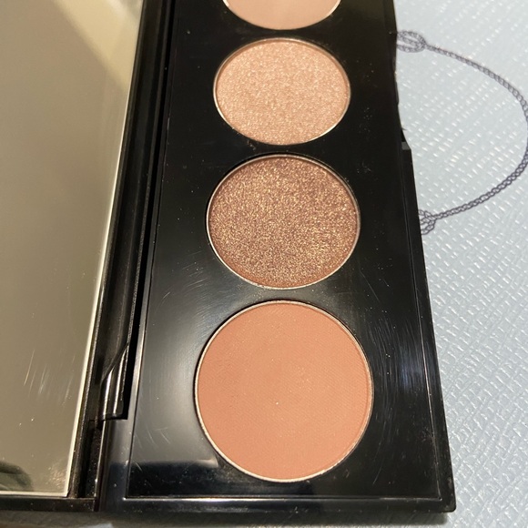 Bobbi Brown Blush Nudes Eyeshadow Palette - Picture 5 of 6